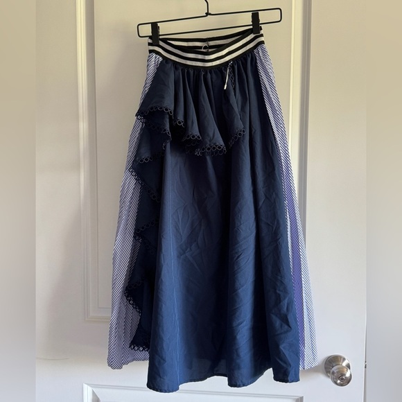 Elegant Navy Blue Embroidered 2 piece ( shirt & skirt) - Picture 5 of 9